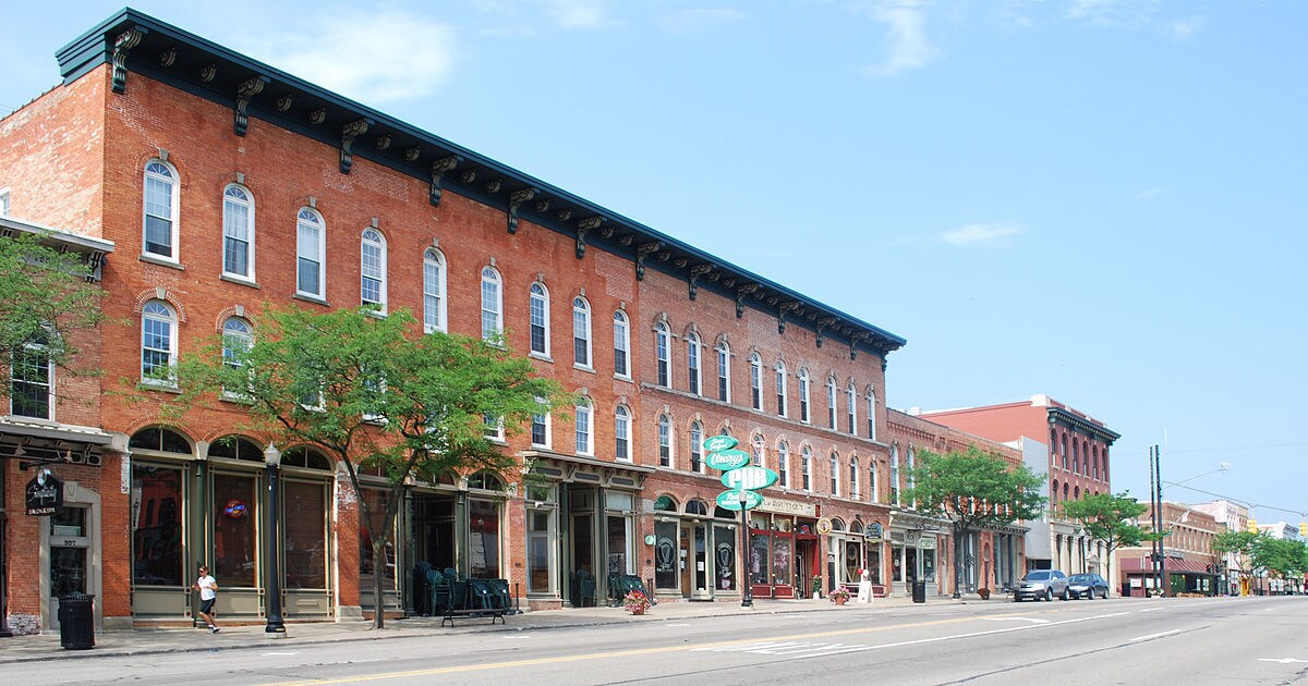 Foto del edificio - 201 E Grand River Ave