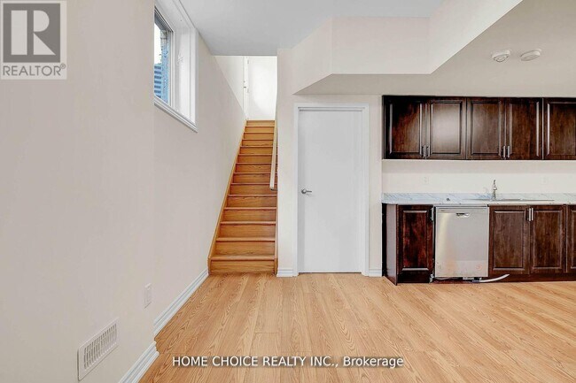 Photo du bâtiment - 143 Terry Fox Dr