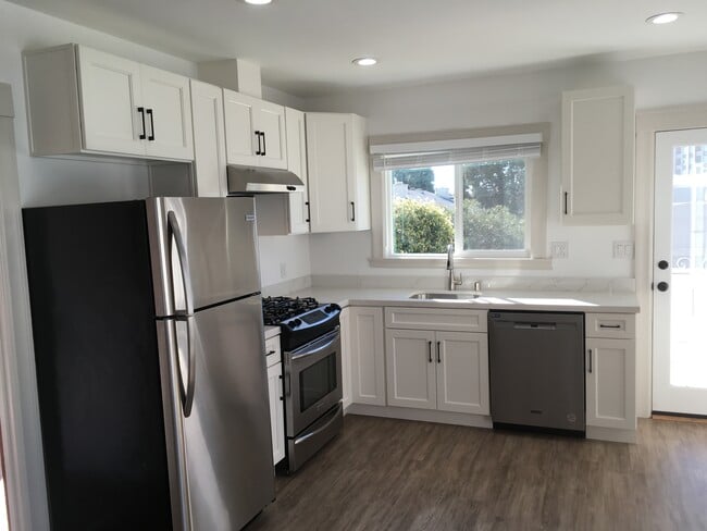 Kit 2 - 17 Croxton Ave