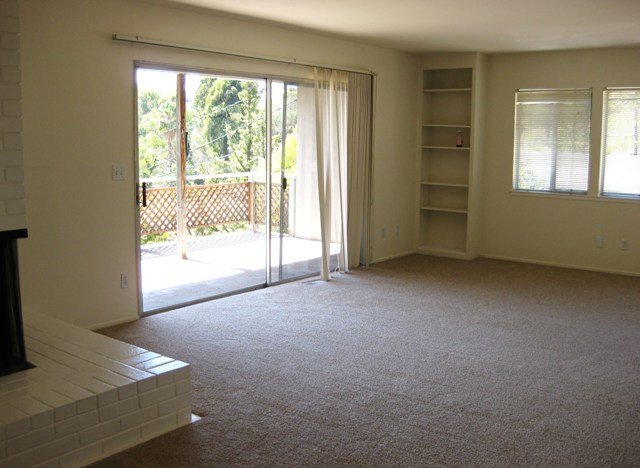 Building Photo - Charming 2 bedroom and 2 bathroom unit!