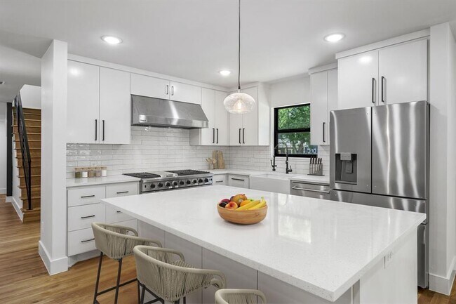 Foto del edificio - 1719 Aggie Ln
