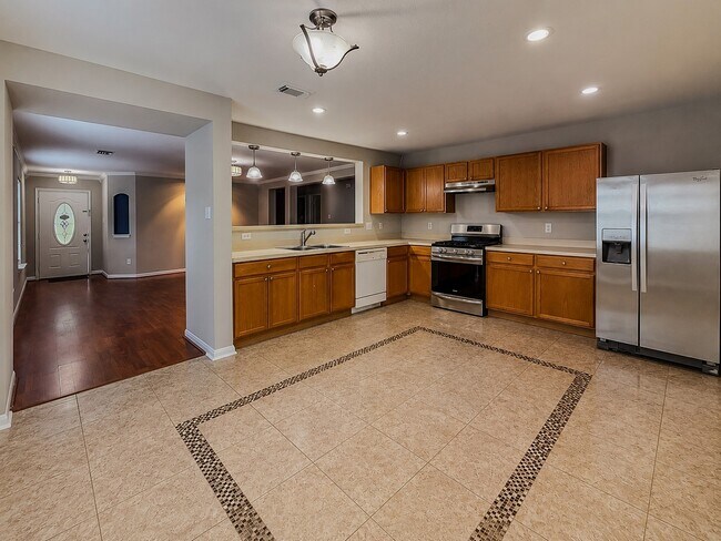 Foto del edificio - 17110 Westminster Village Ct
