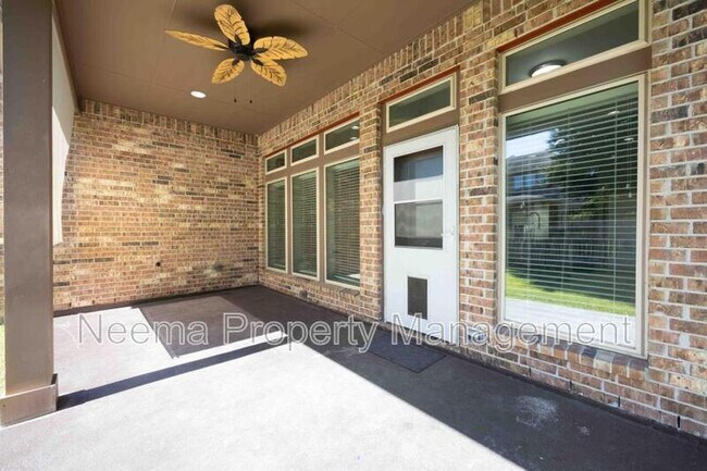 Foto del edificio - 115 Pine Crest Cir