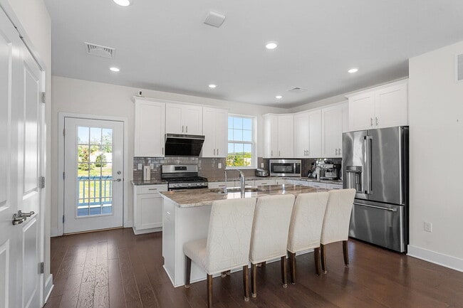 Building Photo - 34 Colgate Dr