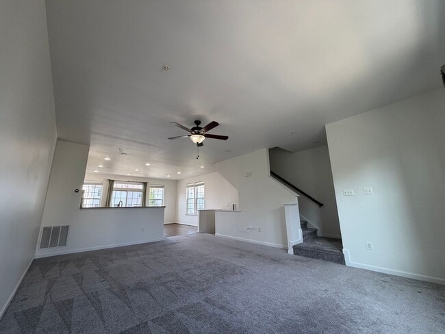 Building Photo - 43561 Marguerite Way