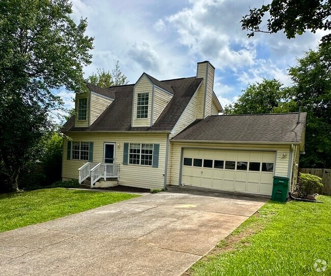 Building Photo - 717 Shady Springs Ln