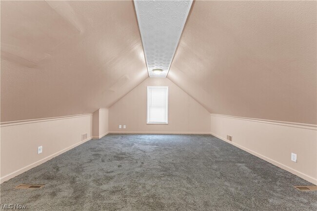 Foto del edificio - 498 E 250th St