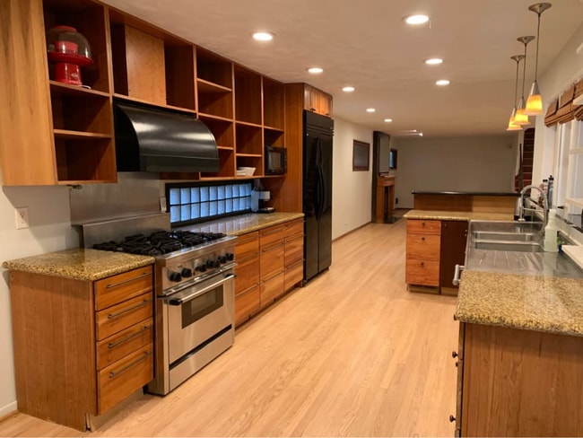 Building Photo - 4247 NE Glisan St