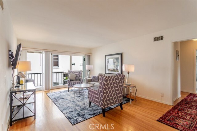 Building Photo - 204 S Arnaz Dr