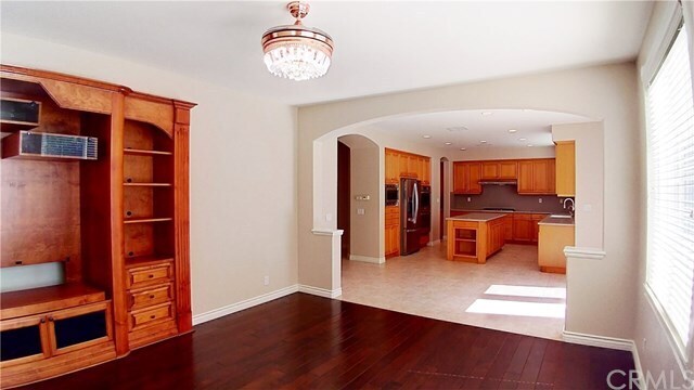 Building Photo - 10 La Canada