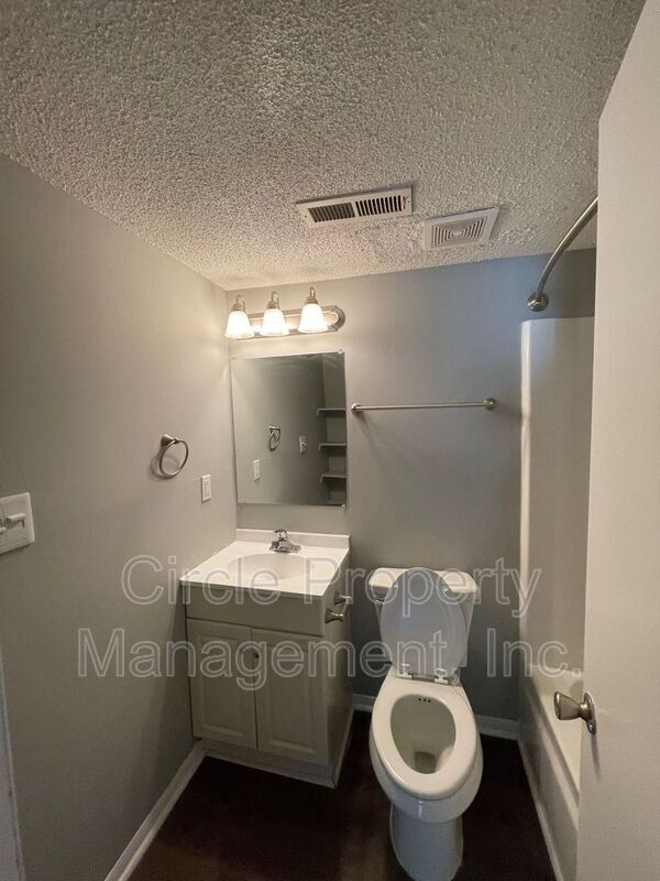 4115 Hunters Ridge Dr SW Unit 8, Huntsville, AL 35802 Condo for Rent