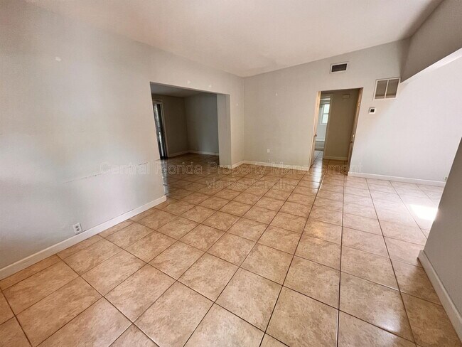 Foto del edificio - 253 Ashwood Dr