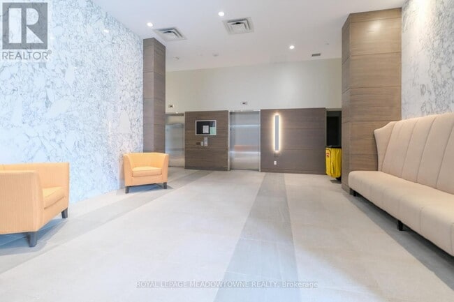 Building Photo - 2055 Danforth Ave