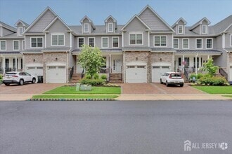 Building Photo - 25 Gonzalez Dr