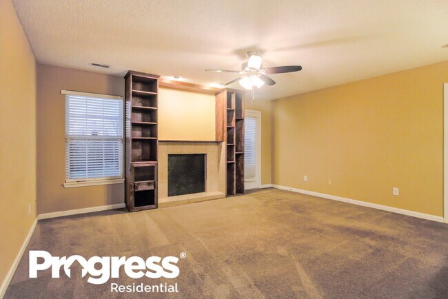 Foto del edificio - 5702 High Timber Ln