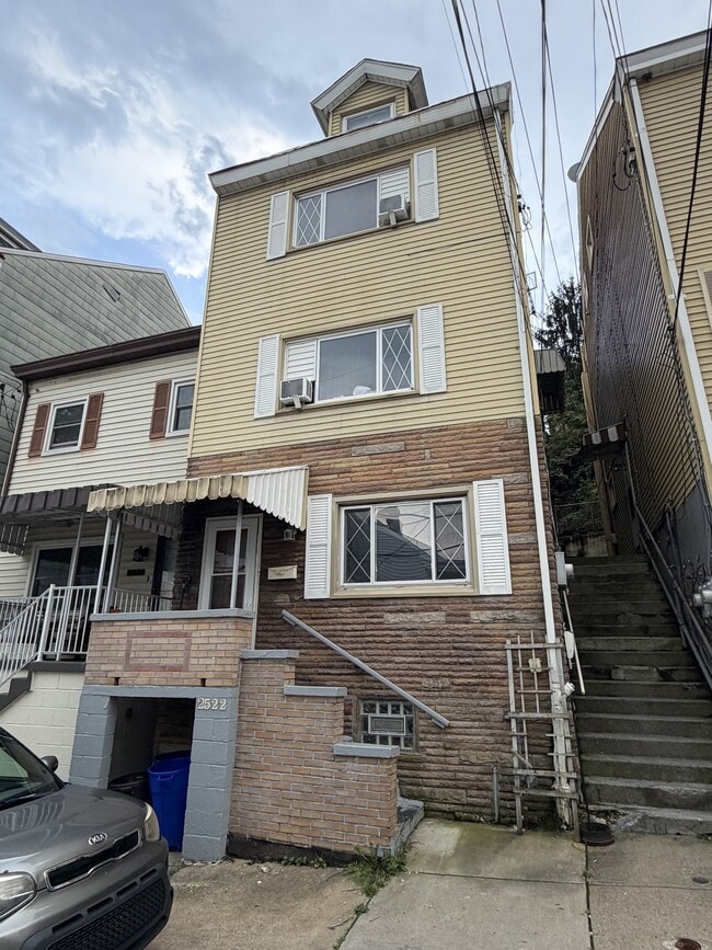 Building Photo - 2522 Leticoe St
