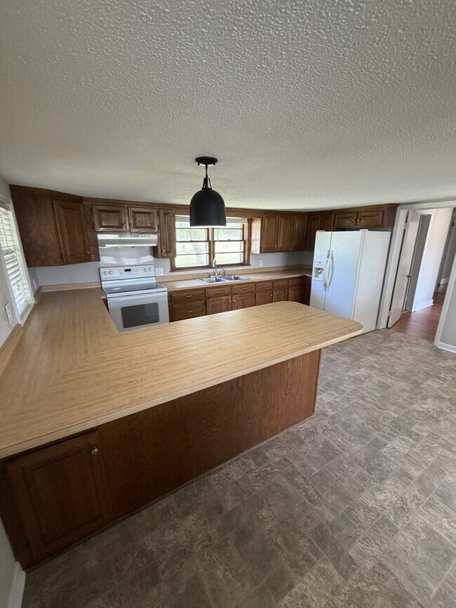 Building Photo - 2161 NC-55