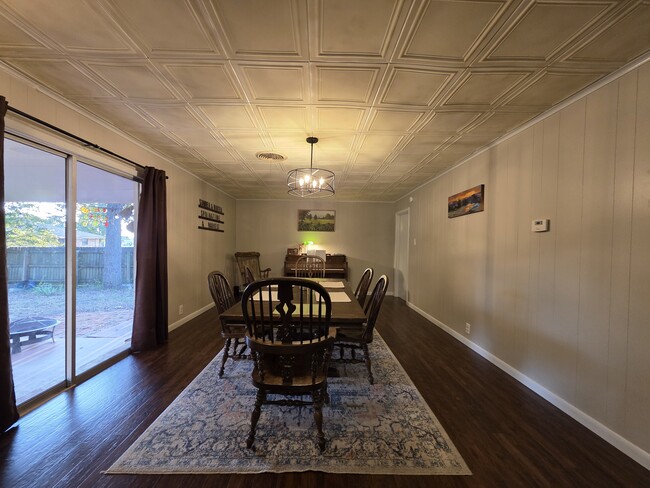 Building Photo - 1803 Jefferson St