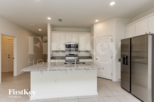 Building Photo - 348 Corbel Ln