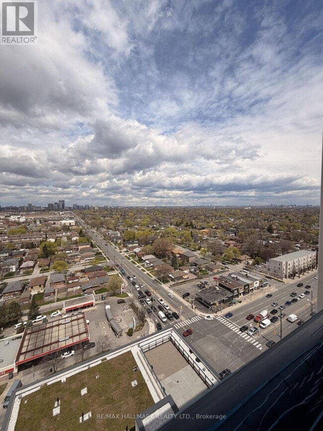 Building Photo - 1007 The Queensway