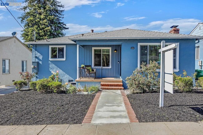 Photo - 2230 Romey Ln House