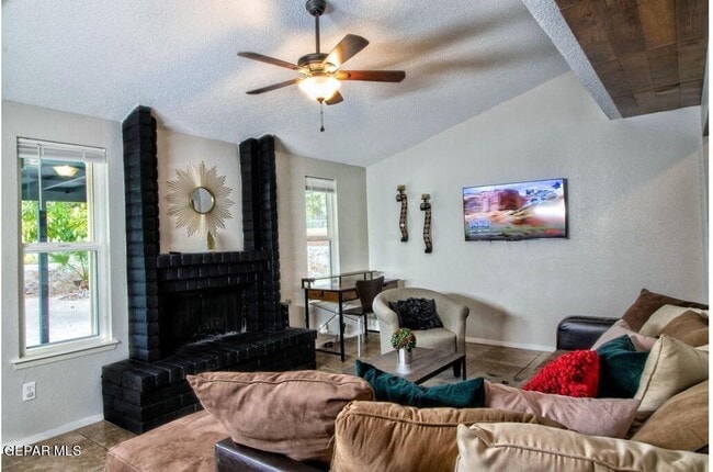 Building Photo - 713 Nita Fay Dr