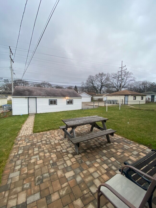 Building Photo - 7725 W Villard Ave