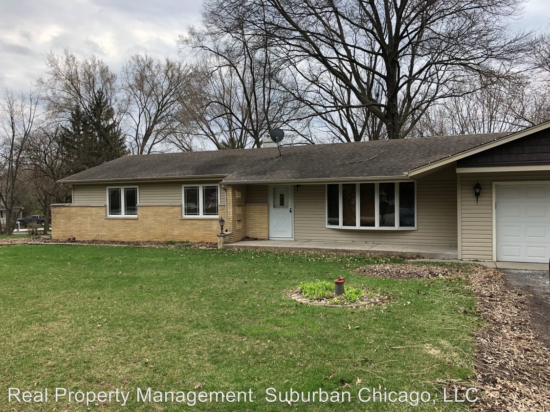 Primary Photo - 3 br, 2 bath House - 324 S Ela Rd