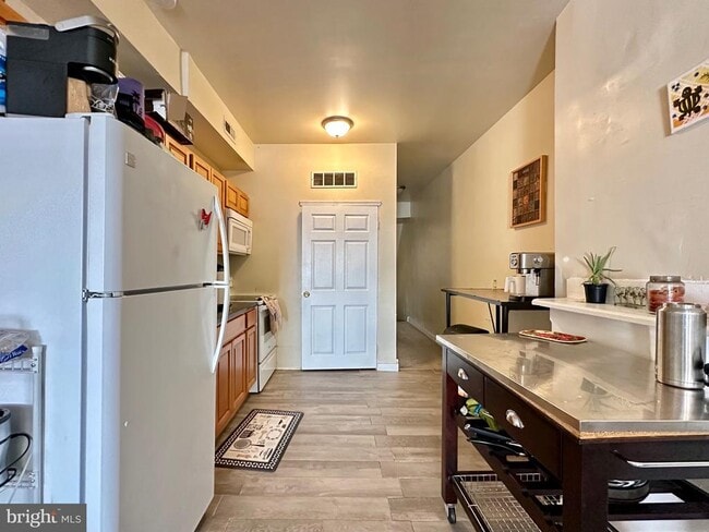 Building Photo - 1429 W Norris St