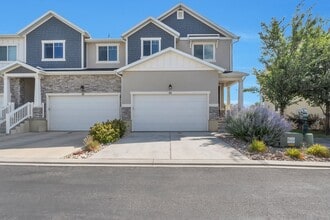 Building Photo - 44 N 2000 W