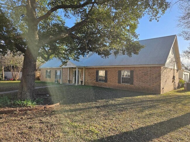 Foto del edificio - 710 N Avenue C