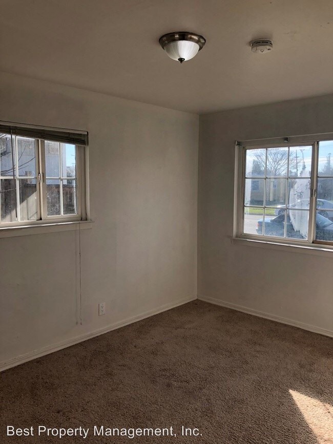 Building Photo - 3 br, 1 bath House - 40146 Leslie St