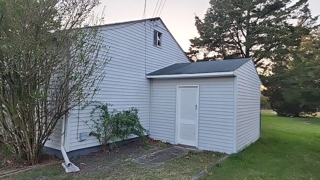 Building Photo - 351 N Genoa Ave