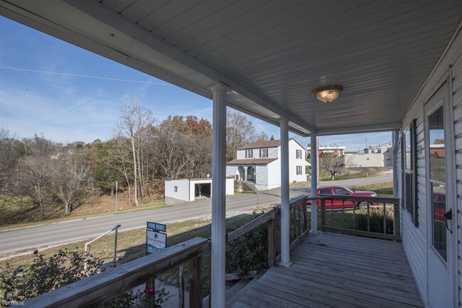 Building Photo - 126 Mill Hill Rd