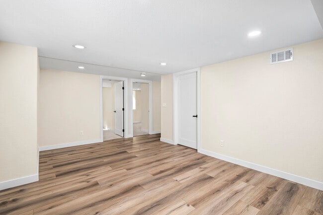 Building Photo - 2435 S Race St