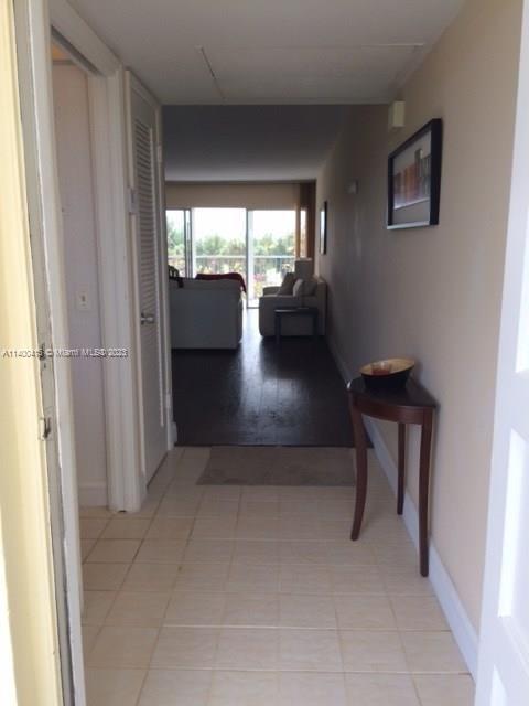 Building Photo - 3150 N Palm Aire Dr