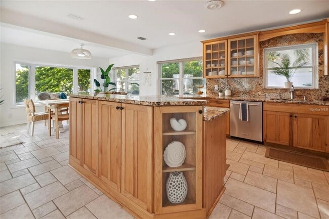 Foto del edificio - 1828 Sunrise Blvd