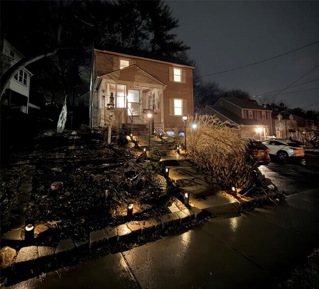 Foto del edificio - 2703 Watson Blvd