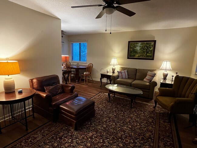 Foto del edificio - 3213 Heathstead Place