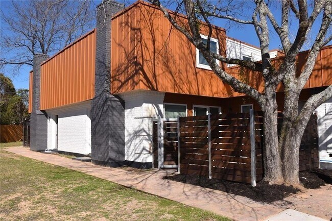 Building Photo - 4804 W Wind Trail