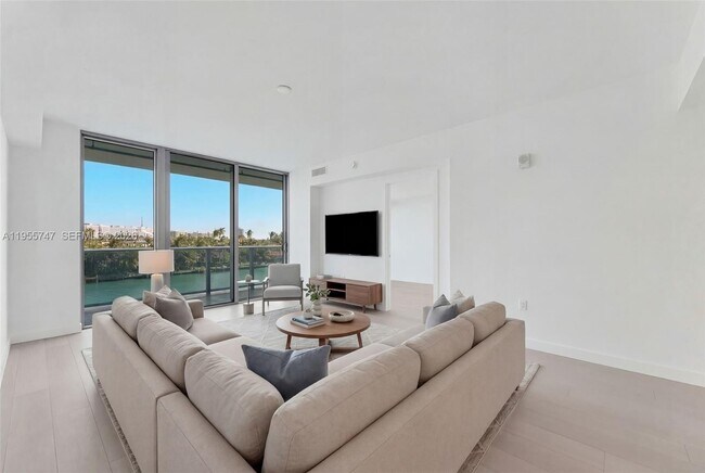 Foto del edificio - 9201 E Bay Harbor Dr