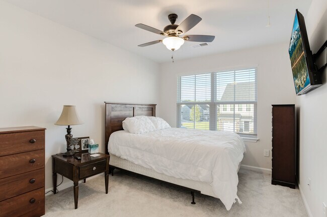 Building Photo - 532 Huntingdale Pl