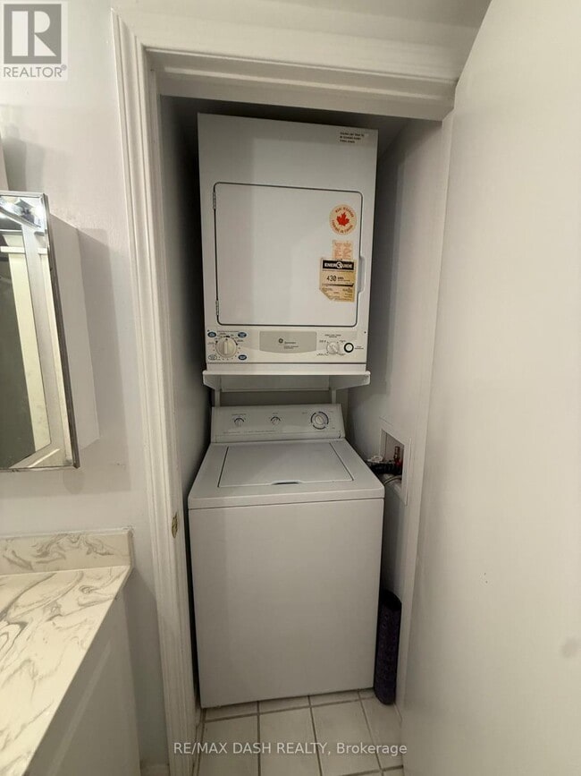 Building Photo - 5 Everson Dr