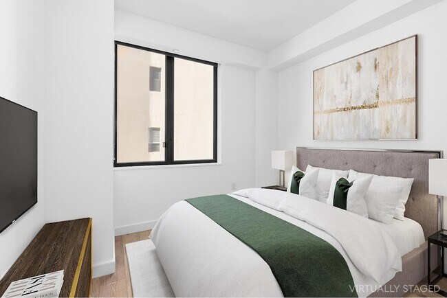 Building Photo - 111 Varick St