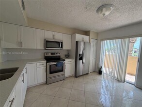 Building Photo - 14902 SW 82nd Ln
