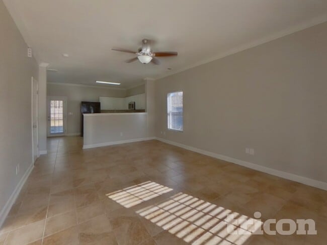 Foto del edificio - 8450 Ainsworth St