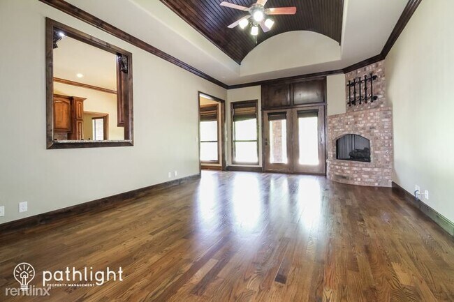 Foto del edificio - 4 br, 4.5 bath House - 3016 Balmoral Dr UNIT