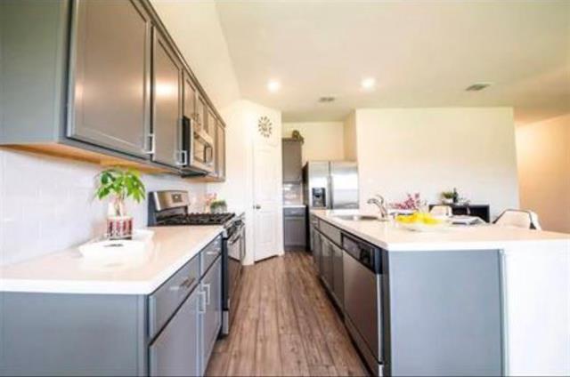 Foto del edificio - 805 Spruce Ln