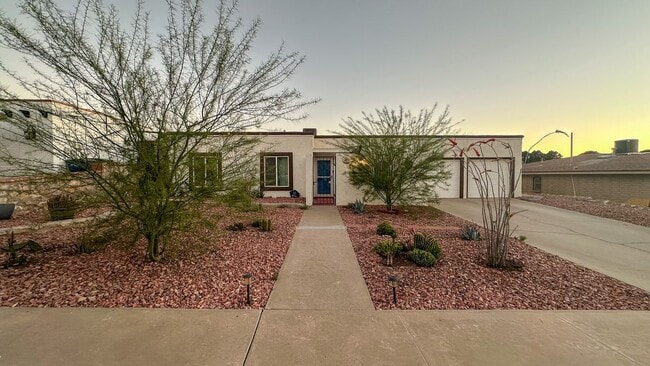 Building Photo - 6916 Polvadera Dr