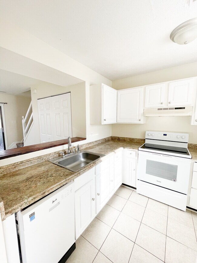 1444 Tenbury Dr, Lynchburg, VA 24501 Townhome Rentals in Lynchburg VA